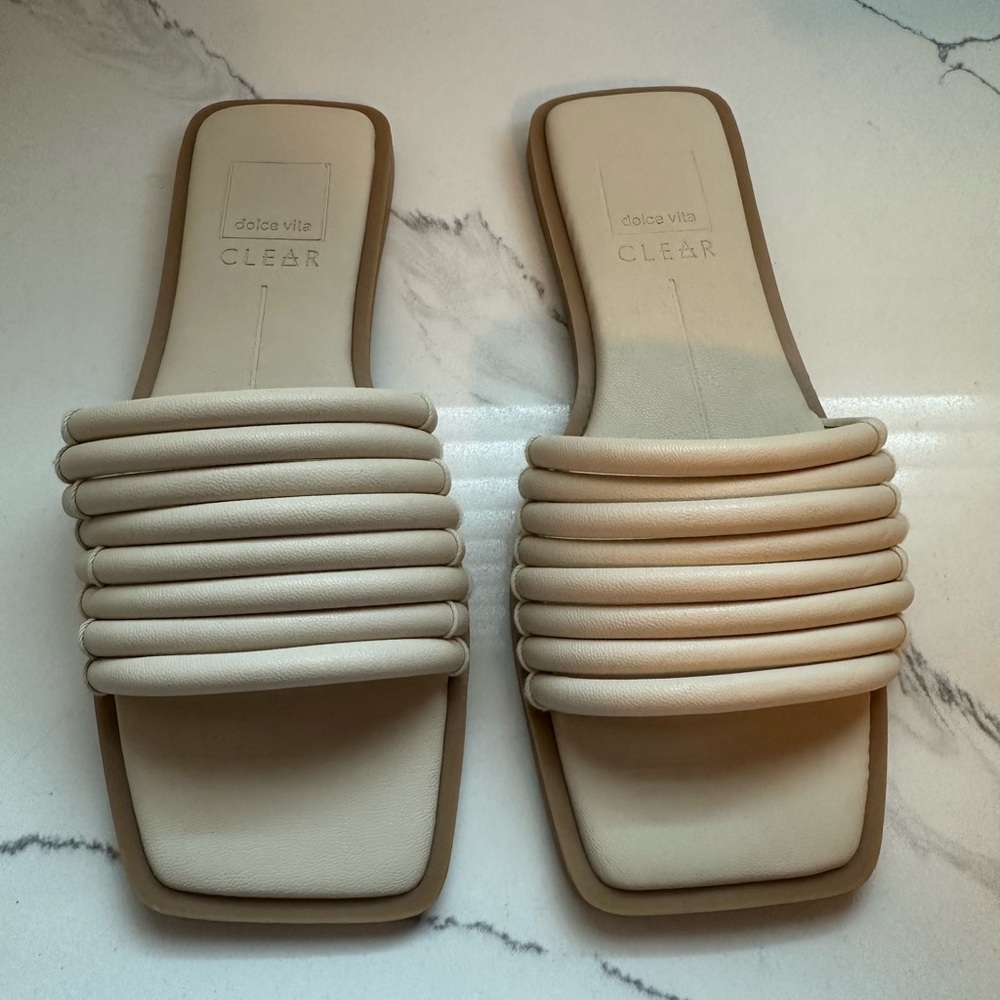 Dolce Vita Women's Nyx Flat Sandal - Cream Stella SZ 6